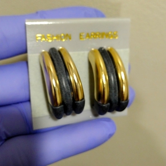 Women's Polished Gold-tone and Bluish Gray color Post Teardrop Earrings,1.25-in - Picture 1 of 5